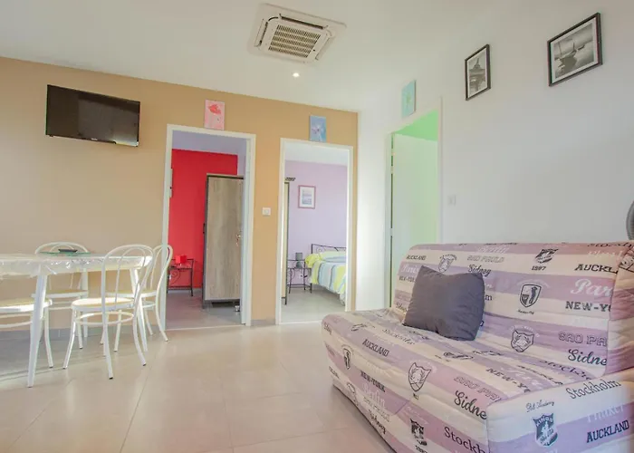 Holiday home La Fontainate *